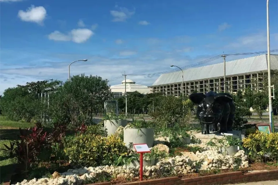 Agu statue in front of Nago City Hall